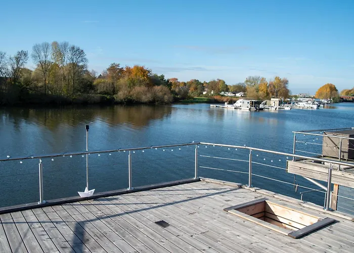 Sommermomente Auf Grossraeumigem Hausboot Fuer Bis Zu 6 Personen * Hamburg